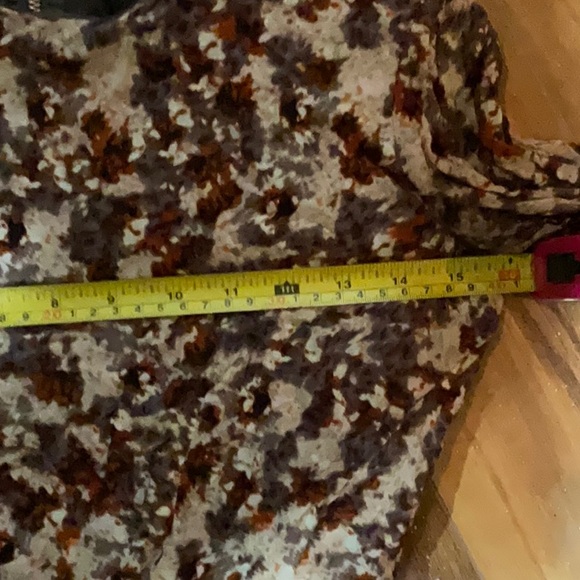 “H&M” Floral Fitted Dress. - Picture 15 of 15